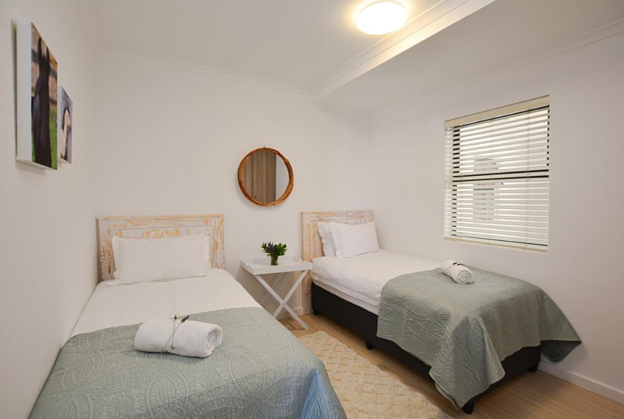 Designer Beachfront In Big Bay With Swimming Pool- 2 Bedroom, 1 Azure Apartment Kapstadt