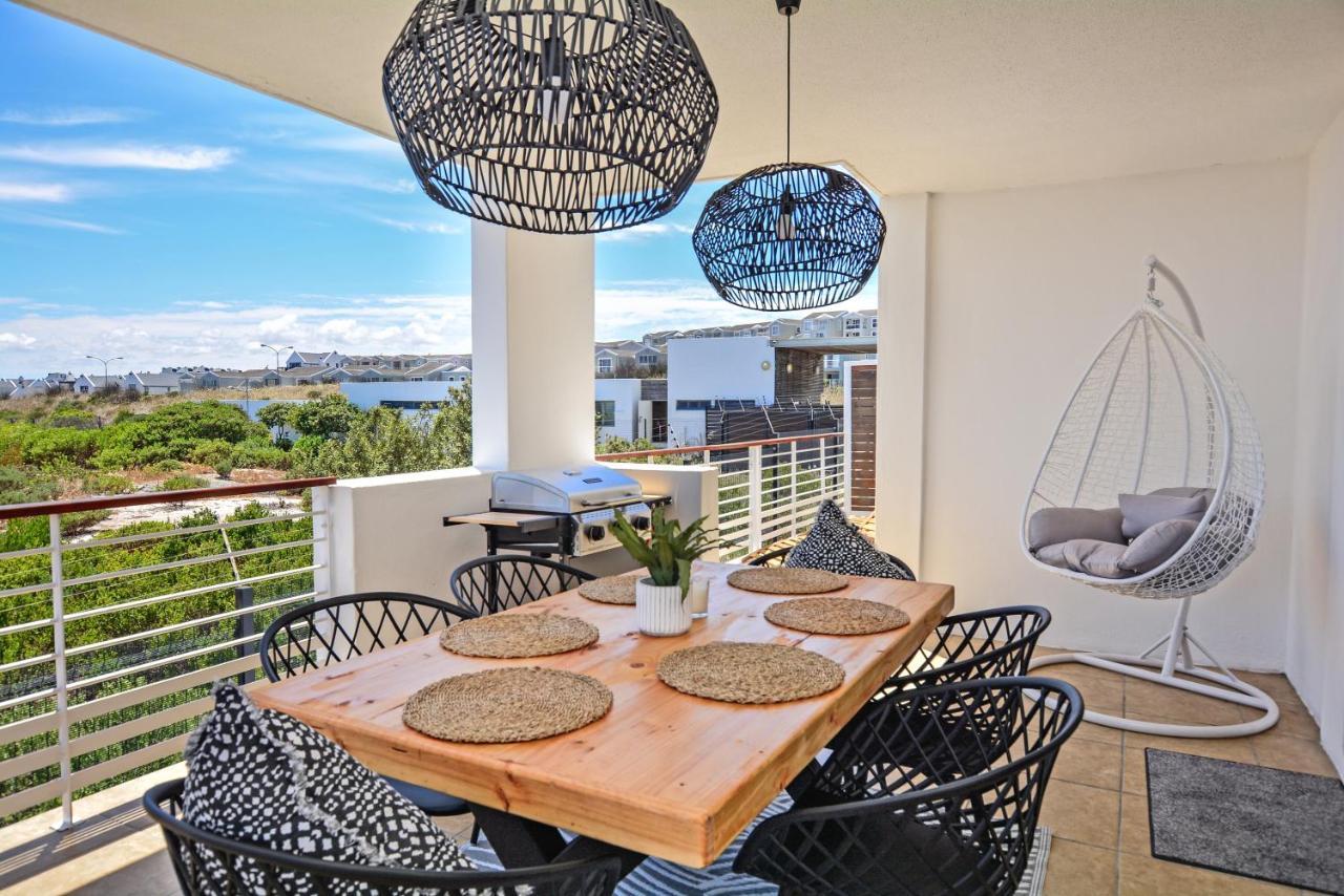 Apartment Designer Beachfront In Big Bay With Swimming Pool- 2 Bedroom, 1 Azure