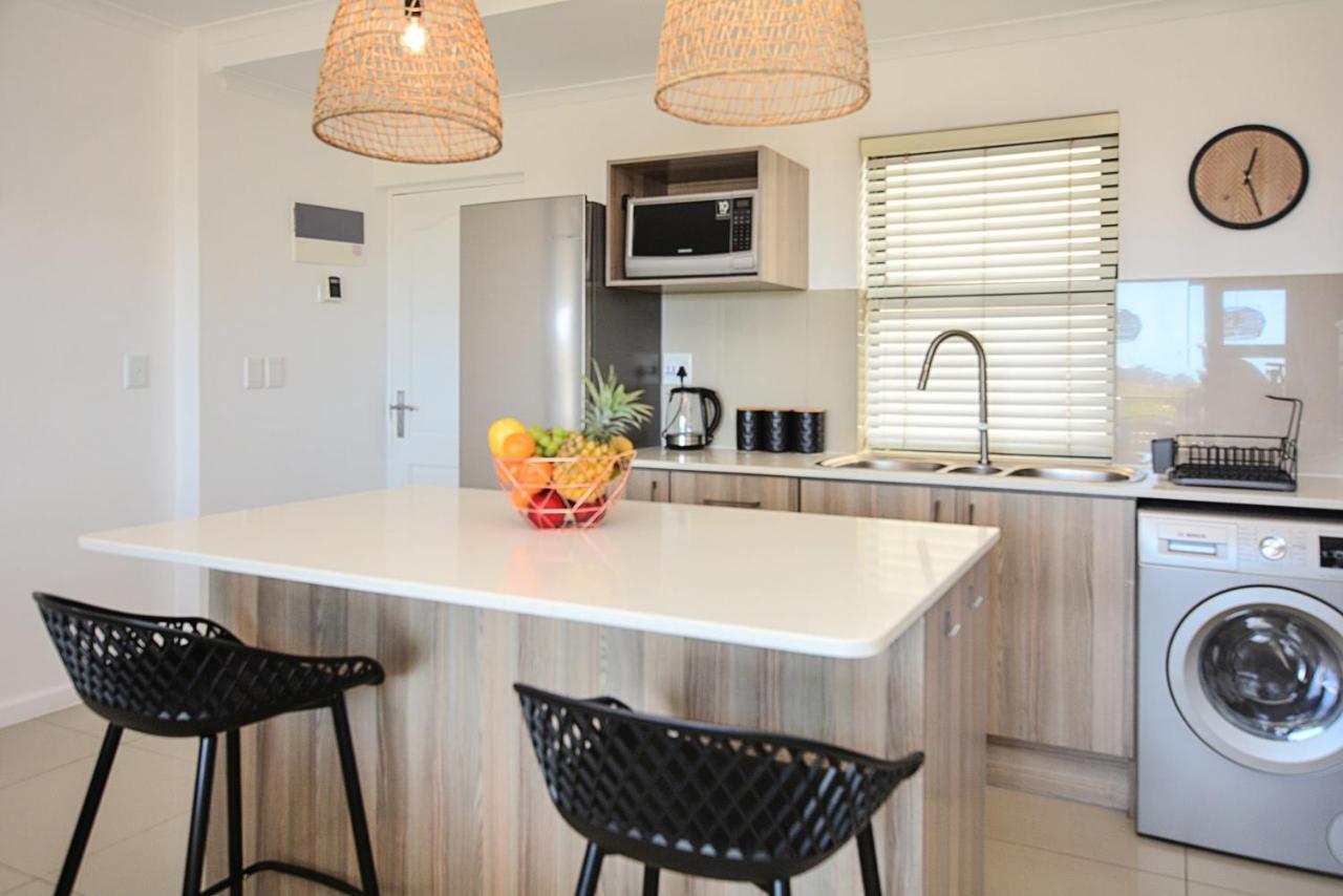 Apartment Designer Beachfront In Big Bay With Swimming Pool- 2 Bedroom, 1 Azure Kapstadt