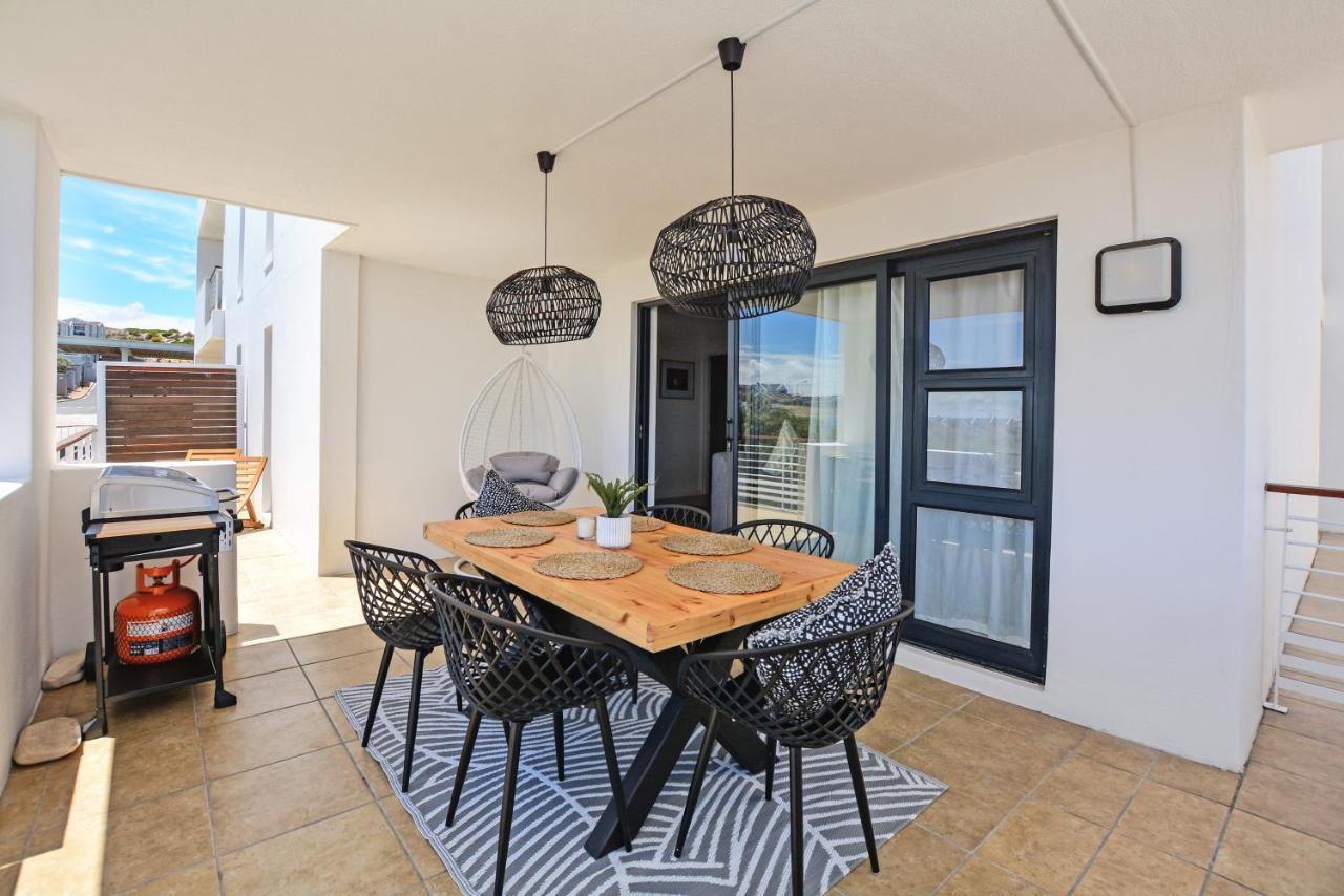 Designer Beachfront In Big Bay With Swimming Pool- 2 Bedroom, 1 Azure *